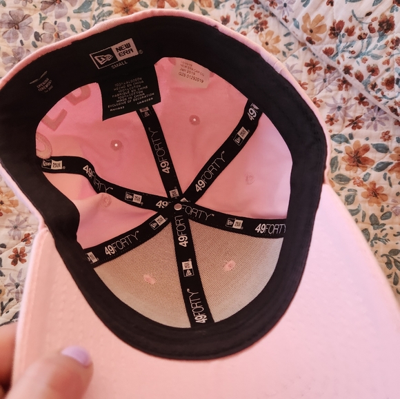 Hat 👒 - Picture 4 of 5